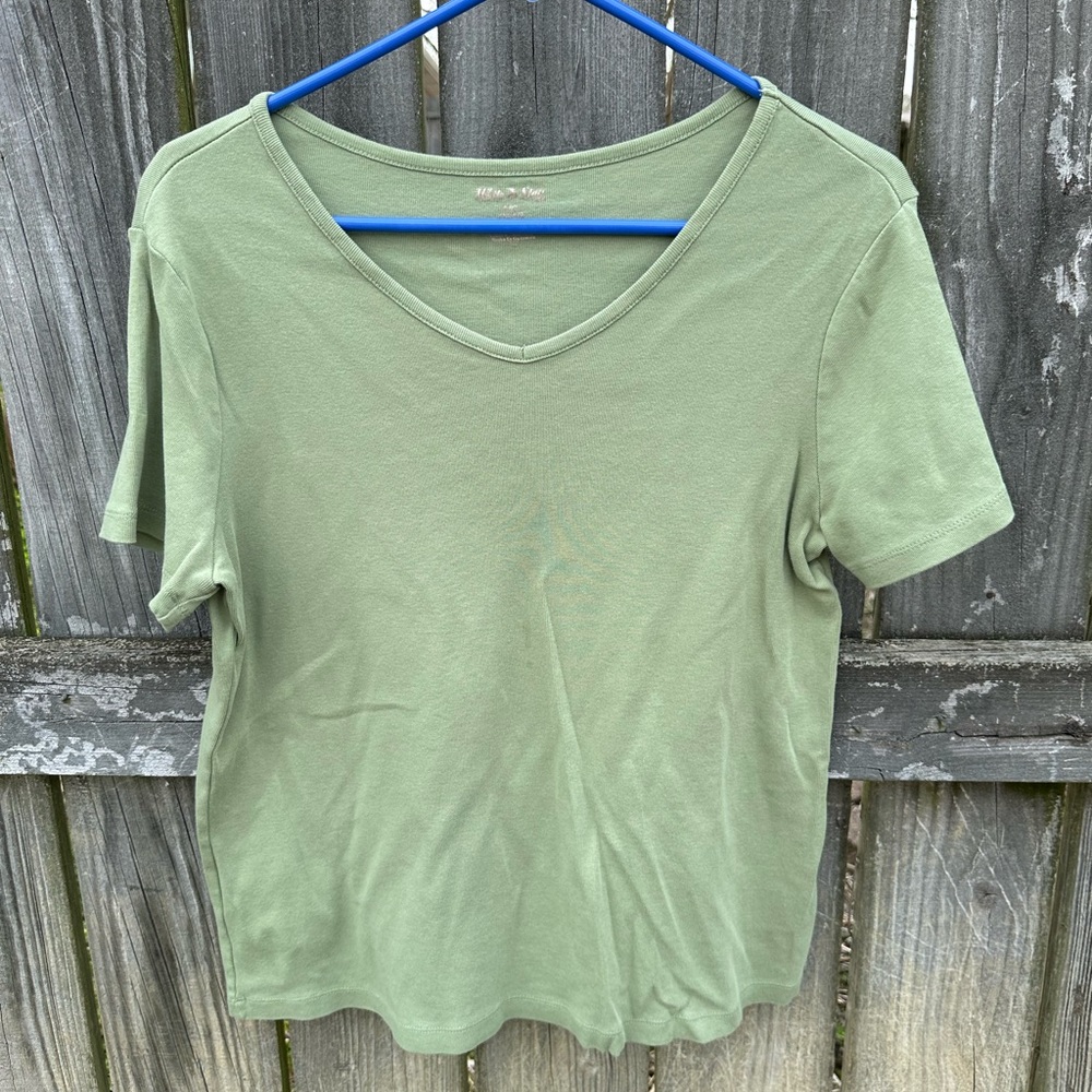 White Stag shirt *perfect for bundling*